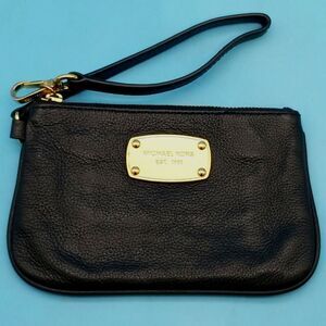 Michael Kors Jet Set Leather Wristlet Black